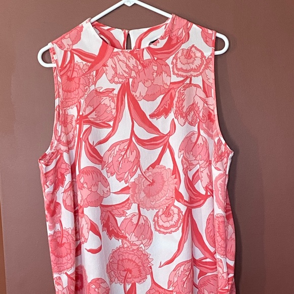 Dorothy Perkins Tops - Dorthy Perkins.  Sleeveless Tunic. Floral. 18.